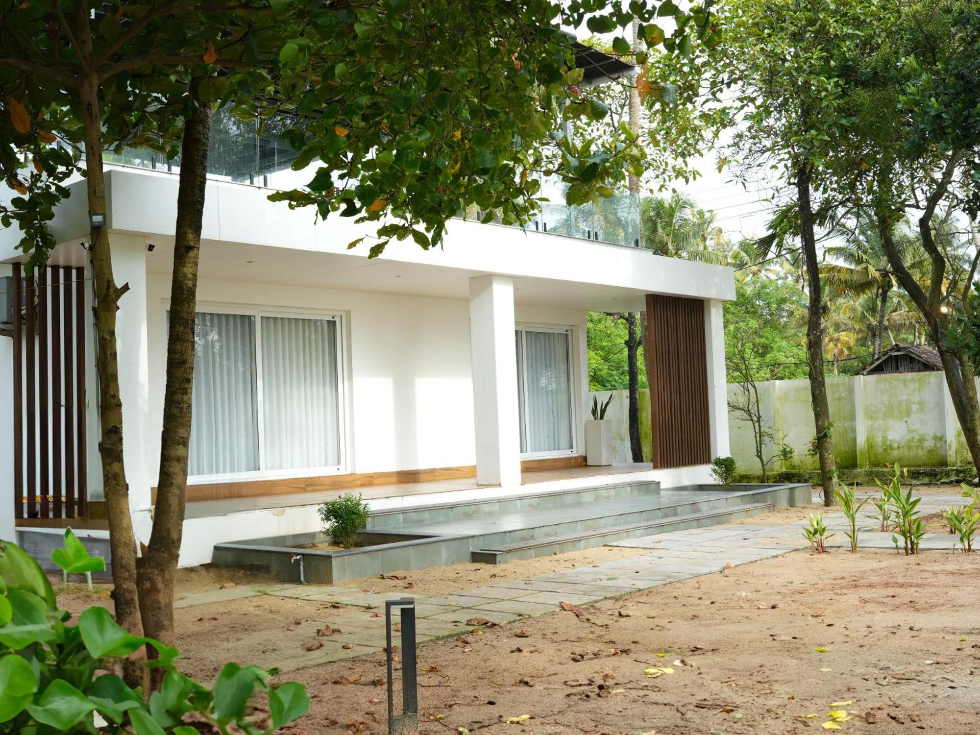Villa Ocean Whisper- Psst! Hidden Gem Karuvapadna Esterno foto